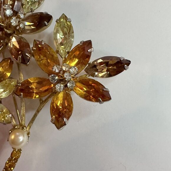 Vintage Vendome Brooch Flower Gold Tone Topaz Color Rhinestones Flower Pin 3 In - Picture 15 of 16